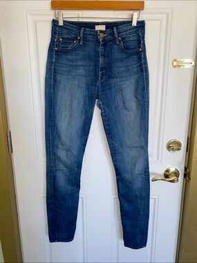 MOTHER Skinny Jeans in Dark Blue Wash